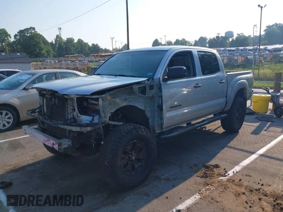 ✅ 2008 Toyota Tacoma PreRunner • VIN: 3TMJU62N68M053489 • Lot: 42668976. Wystawiony na IAAI z przebiegiem 232 735 mil. Bezpłatny archiwum sprzedaży aukcyjnych z USA i szczegółowy raport historii pojazdu na DreamBid. Zdjęcie 2.