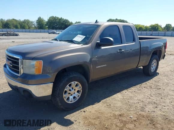 2007 GMC Sierra 1500 SLE2 with VIN 2GTEK19J171724960, listed as a IAAI auction lot 43387071 with 251,365 mi miles and . Bid and sale history available at DreamBid. Image 2.