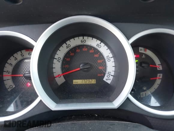 ✅ 2014 Toyota Tacoma • VIN: 3TMLU4EN1EM135084 • Lot: 42456747. Listed on IAAI with 172,921 mi. Free auction sales archive from the USA and detailed vehicle history report at DreamBid. Image 7.