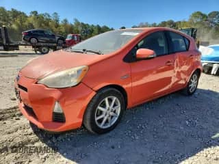 2012 Toyota Prius One z VIN JTDKDTB33C1017136, wystawiony jako Copart lot #82694695 z przebiegiem 77 588 mil mil oraz Czysty tytuł • Clean title. Historia ofert i sprzedaży dostępna na DreamBid. Obrazek 1.