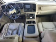 ✅ 2004 Chevrolet Suburban Z71 • VIN: 3GNFK16Z84G196603 • Lot: 45310915. Wystawiony na Copart z przebiegiem Nie podano. Bezpłatny archiwum sprzedaży aukcyjnych z USA i szczegółowy raport historii pojazdu na DreamBid. Zdjęcie 8.