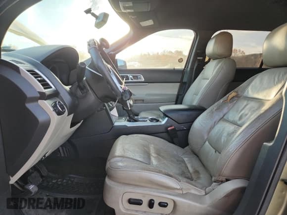 ✅ 2013 Ford Explorer XLT • VIN: 1FM5K7D86DGB48493 • Lot: 90141045. Wystawiony na Copart z przebiegiem 165 109 mil. Bezpłatny archiwum sprzedaży aukcyjnych z USA i szczegółowy raport historii pojazdu na DreamBid. Zdjęcie 7.