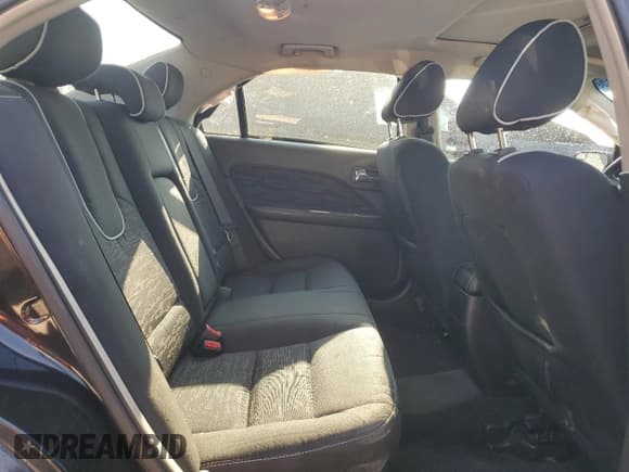 ✅ 2011 Ford Fusion SE • VIN: 3FAHP0HG6BR127425 • Lot: 64655855. Wystawiony na Copart z przebiegiem 133 351 mil. Bezpłatny archiwum sprzedaży aukcyjnych z USA i szczegółowy raport historii pojazdu na DreamBid. Zdjęcie 10.