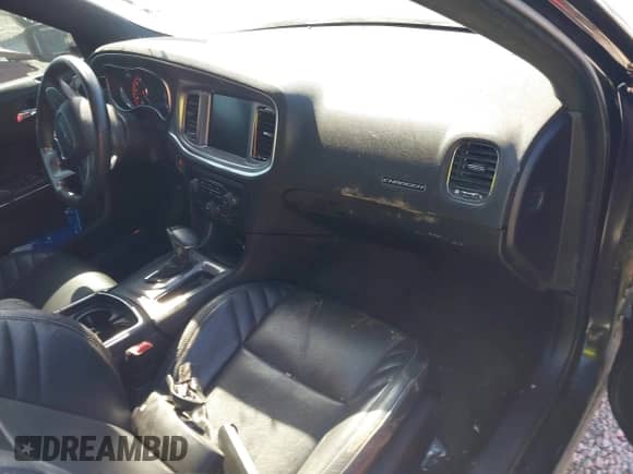 2015 Dodge Charger SRT Hellcat z VIN 2C3CDXL99FH860606, wystawiony jako IAAI lot #38994683 z przebiegiem 33 726 mil mil oraz . Historia ofert i sprzedaży dostępna na DreamBid. Obrazek 5.