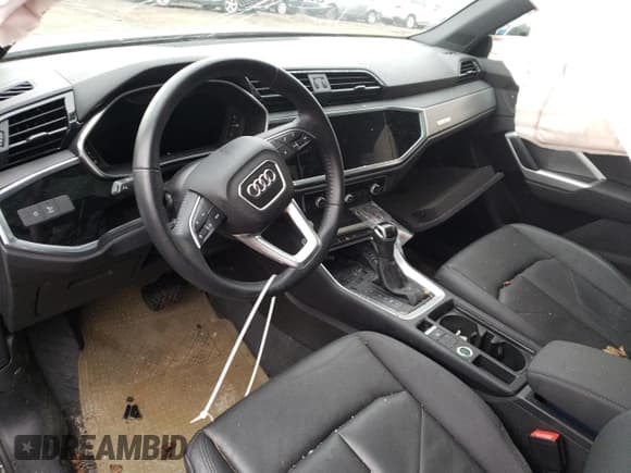 ✅ 2020 Audi Q3 S line Premium Plus • VIN: WA1EECF34L1014325 • Lot: 36095973. Wystawiony na Copart z przebiegiem Nie podano. Bezpłatny archiwum sprzedaży aukcyjnych z USA i szczegółowy raport historii pojazdu na DreamBid. Zdjęcie 8.