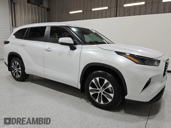 ✅ 2024 Toyota Highlander LE • VIN: 5TDKDRAH5RS054524 • Lot: 57599715. Listed on Copart with 20,609 mi. Free auction sales archive from the USA and detailed vehicle history report at DreamBid. Image 4.
