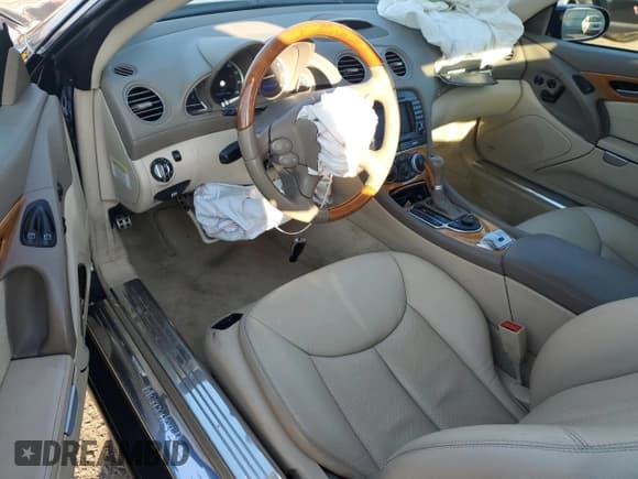 ✅ 2007 Mercedes-Benz SL 550 • VIN: WDBSK71FX7F134907 • Lot: 51100175. Listed on Copart with 133,355 mi. Free auction sales archive from the USA and detailed vehicle history report at DreamBid. Image 8.