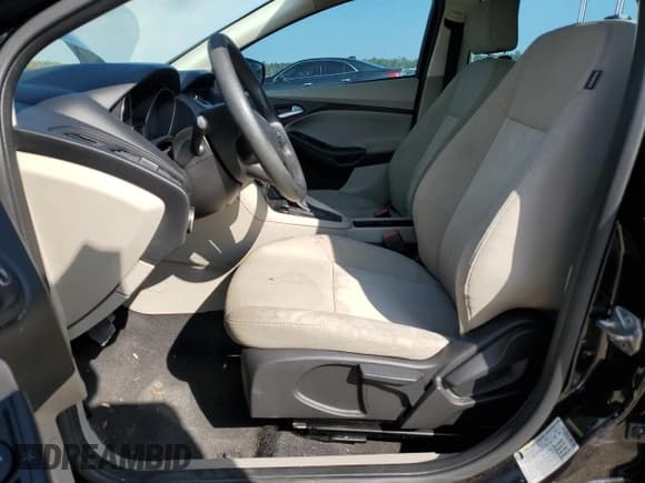 ✅ 2016 Ford Focus SE • VIN: 1FADP3KE0GL257908 • Лот: 89674615. Опубликован ранее на Copart с пробегом 88 705 миль. Бесплатный доступ к архиву аукционных продаж из США и подробный отчёт об истории автомобиля на DreamBid. Изображение 7.