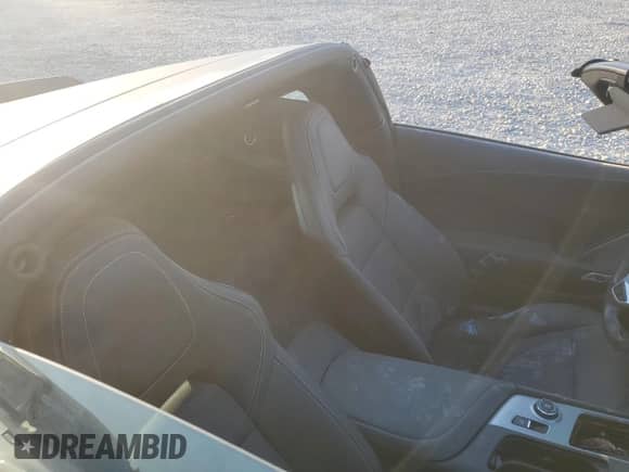 2019 Chevrolet Corvette 1LT z VIN 1G1YB2D73K5123693, wystawiony jako Copart lot #75279184 z przebiegiem Nie podano mil oraz Szkoda całkowita • Salvage title. Historia ofert i sprzedaży dostępna na DreamBid. Obrazek 10.