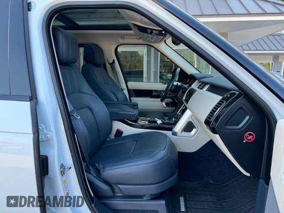 ✅ 2018 Land Rover Range Rover • VIN: SALGS5RE7JA383458 • Лот: 88517145. Опубликован ранее на Copart с пробегом 99 483 миль. Бесплатный доступ к архиву аукционных продаж из США и подробный отчёт об истории автомобиля на DreamBid. Изображение 5.