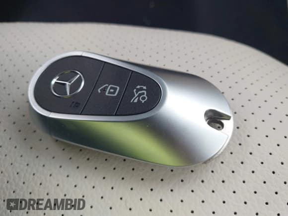 ✅ 2025 Mercedes-Benz GLC 350e • VIN: W1NKM5GB4SF246317 • Лот: 42668408. Опубликован ранее на IAAI с пробегом 6 391 миль. Бесплатный доступ к архиву аукционных продаж из США и подробный отчёт об истории автомобиля на DreamBid. Изображение 11.