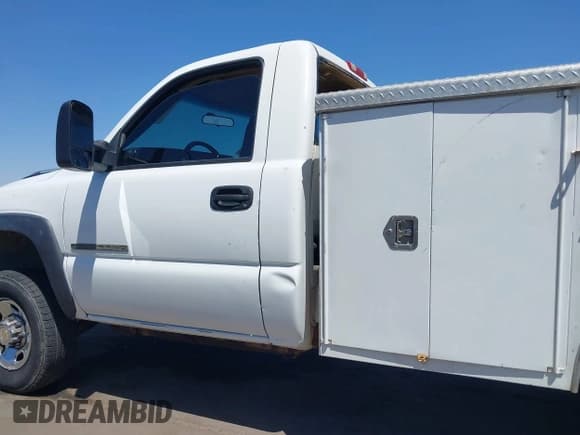 ✅ 2004 GMC Sierra 2500 SL • VIN: 1GDHC24U54E244508 • Lot: 42110629. Wystawiony na IAAI z przebiegiem Nie podano. Bezpłatny archiwum sprzedaży aukcyjnych z USA i szczegółowy raport historii pojazdu na DreamBid. Zdjęcie 14.
