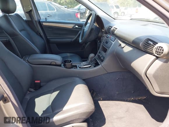 ✅ 2004 Mercedes-Benz C 230 Kompressor • VIN: WDBRF40J64F508593 • Lot: 42454790. Listed on IAAI with Not provided. Free auction sales archive from the USA and detailed vehicle history report at DreamBid. Image 5.