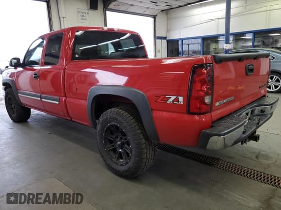 ✅ 2005 Chevrolet Silverado 1500 Z71 • VIN: 2GCEK19B551349385 • Lot: 87460895. Listed on Copart with 207,922 mi. Free auction sales archive from the USA and detailed vehicle history report at DreamBid. Image 2.