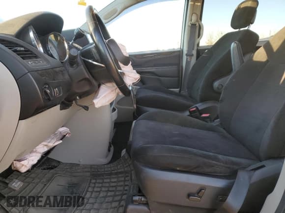 ✅ 2011 Dodge Grand Caravan Express • VIN: 2D4RN4DG2BR762345 • Lot: 89896205. Wystawiony na Copart z przebiegiem 178 245 mil. Bezpłatny archiwum sprzedaży aukcyjnych z USA i szczegółowy raport historii pojazdu na DreamBid. Zdjęcie 7.