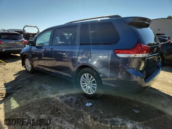 ✅ 2014 Toyota Sienna XLE • VIN: 5TDYK3DC8ES458103 • Lot: 91383175. Listed on Copart with 127,903 mi. Free auction sales archive from the USA and detailed vehicle history report at DreamBid. Image 2.
