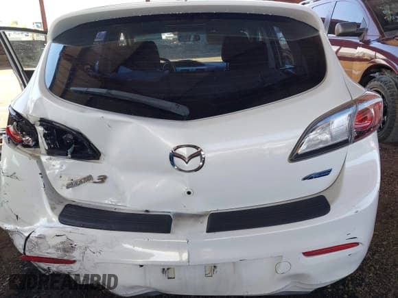 ✅ 2012 Mazda 3 i Touring • VIN: JM1BL1L8XC1660102 • Lot: 42398247. Listed on IAAI with 175,043 mi. Free auction sales archive from the USA and detailed vehicle history report at DreamBid. Image 6.