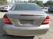 ✅ 2005 Mercedes-Benz C 320 • VIN: WDBRF84J15F669713 • Lot: 75413424. Wystawiony na Copart z przebiegiem 260 776 mil. Bezpłatny archiwum sprzedaży aukcyjnych z USA i szczegółowy raport historii pojazdu na DreamBid. Zdjęcie 6.