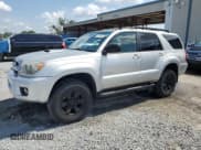 ✅ 2006 Toyota 4Runner SR5 • VIN: JTEZT14R568008775 • Лот: 54732425. Опубликован ранее на Copart с пробегом 332 430 миль. Бесплатный доступ к архиву аукционных продаж из США и подробный отчёт об истории автомобиля на DreamBid. Изображение 1.