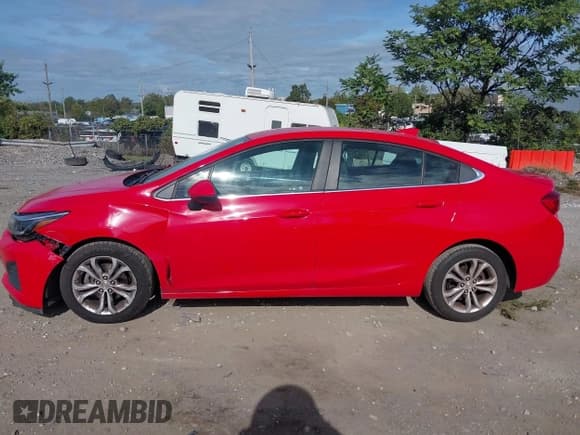 ✅ 2019 Chevrolet Cruze LT • VIN: 1G1BE5SMXK7123878 • Lot: 43351360. Listed on IAAI with 149,023 mi. Free auction sales archive from the USA and detailed vehicle history report at DreamBid. Image 14.