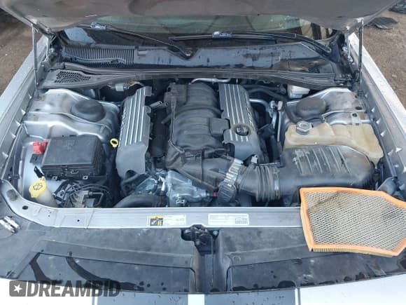 ✅ 2015 Dodge Challenger SRT 392 • VIN: 2C3CDZDJ9FH714212 • Lot: 43531322. Wystawiony na IAAI z przebiegiem 79 828 mil. Bezpłatny archiwum sprzedaży aukcyjnych z USA i szczegółowy raport historii pojazdu na DreamBid. Zdjęcie 10.