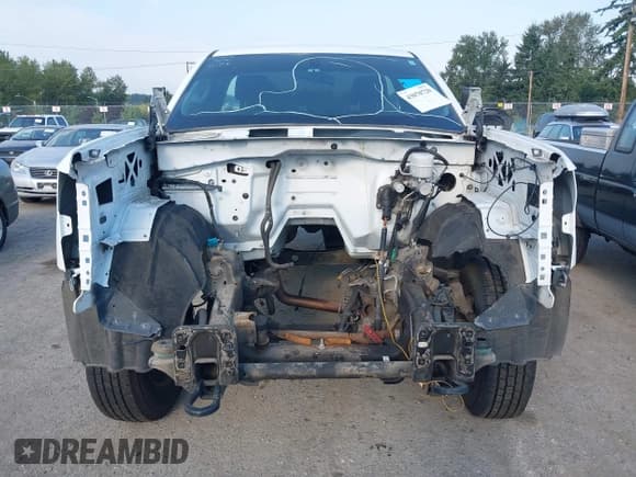 ✅ 2015 Chevrolet Silverado 2500HD Work Truck • VIN: 1GC0CUEG4FZ105505 • Лот: 43070720. Опубликован ранее на IAAI с пробегом Не указан. Бесплатный доступ к архиву аукционных продаж из США и подробный отчёт об истории автомобиля на DreamBid. Изображение 12.