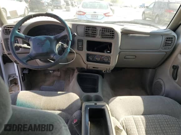 2000 Chevrolet S-10 LS с VIN 1GCCS1950Y8272511, выставлен на аукционе Copart как лот 74935854 с пробегом 12 345 миль миль и Списание • Salvage title. История ставок и продаж доступна на DreamBid. Изображение 8.