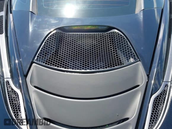 ✅ 2018 McLaren 720S • VIN: SBM14DCA9JW001142 • Lot: 42117797. Wystawiony na IAAI z przebiegiem 15 654 mil. Bezpłatny archiwum sprzedaży aukcyjnych z USA i szczegółowy raport historii pojazdu na DreamBid. Zdjęcie 10.