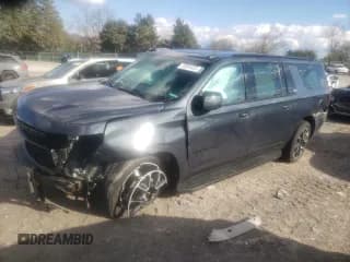 ✅ 2022 Chevrolet Suburban RST • VIN: 1GNSKEKD4NR303096 • Lot: 78993463. Wystawiony na Copart z przebiegiem 13 860 mil. Bezpłatny archiwum sprzedaży aukcyjnych z USA i szczegółowy raport historii pojazdu na DreamBid. Zdjęcie 1.