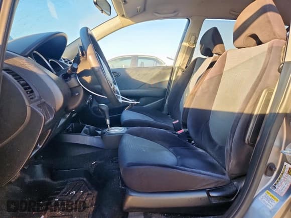 ✅ 2007 Honda Fit Sport • VIN: JHMGD38617S008778 • Lot: 90400445. Wystawiony na Copart z przebiegiem 249 540 mil. Bezpłatny archiwum sprzedaży aukcyjnych z USA i szczegółowy raport historii pojazdu na DreamBid. Zdjęcie 7.