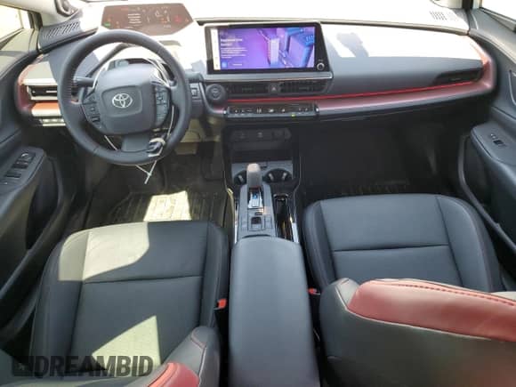 2024 Toyota Prius SE z VIN JTDACACU2R3017135, wystawiony jako Copart lot #68220315 z przebiegiem 16 476 mil mil oraz Szkoda całkowita • Salvage title. Historia ofert i sprzedaży dostępna na DreamBid. Obrazek 8.