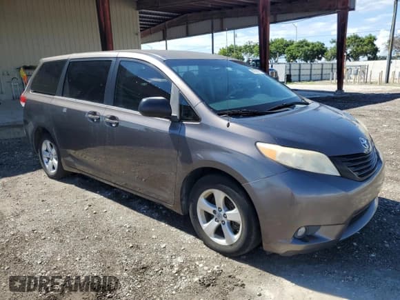 ✅ 2012 Toyota Sienna • VIN: 5TDZK3DC7CS249517 • Lot: 82555775. Listed on Copart with 168,897 mi. Free auction sales archive from the USA and detailed vehicle history report at DreamBid. Image 4.