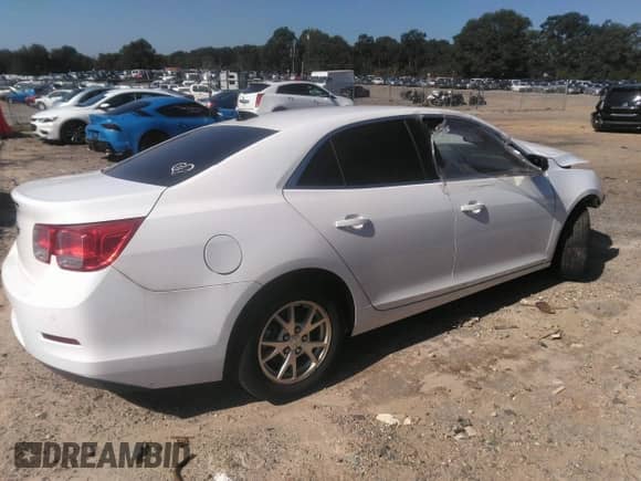 2014 Chevrolet Malibu LS с VIN 1G11A5SL1EF146619, выставлен на аукционе IAAI как лот 43222794 с пробегом Не указан миль и . История ставок и продаж доступна на DreamBid. Изображение 4.