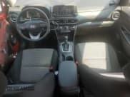 ✅ 2020 Hyundai Kona SE • VIN: KM8K1CAA0LU497378 • Лот: 68868054. Опубликован ранее на Copart с пробегом 80 494 миль. Бесплатный доступ к архиву аукционных продаж из США и подробный отчёт об истории автомобиля на DreamBid. Изображение 8.