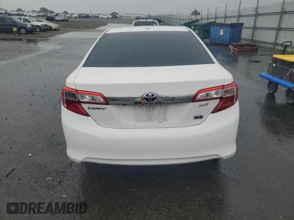 ✅ 2012 Toyota Camry XLE • VIN: 4T1BD1FK4CU016495 • Lot: 90742345. Wystawiony na Copart z przebiegiem 190 547 mil. Bezpłatny archiwum sprzedaży aukcyjnych z USA i szczegółowy raport historii pojazdu na DreamBid. Zdjęcie 6.