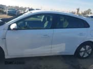 ✅ 2019 Hyundai Ioniq Blue • VIN: KMHC65LC7KU140150 • Lot: 41367995. Wystawiony na IAAI z przebiegiem 46 737 mil. Bezpłatny archiwum sprzedaży aukcyjnych z USA i szczegółowy raport historii pojazdu na DreamBid. Zdjęcie 15.
