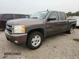 ✅ 2008 Chevrolet Silverado 1500 2LT • VIN: 2GCEK133681274525 • Lot: 81090505. Listed on Copart with 189,705 mi. Free auction sales archive from the USA and detailed vehicle history report at DreamBid. Image 1.