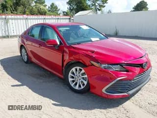 ✅ 2023 Toyota Camry LE • VIN: 4T1R11AKXPU079153 • Lot: 43393853. Wystawiony na IAAI z przebiegiem 20 049 mil. Bezpłatny archiwum sprzedaży aukcyjnych z USA i szczegółowy raport historii pojazdu na DreamBid. Zdjęcie 1.