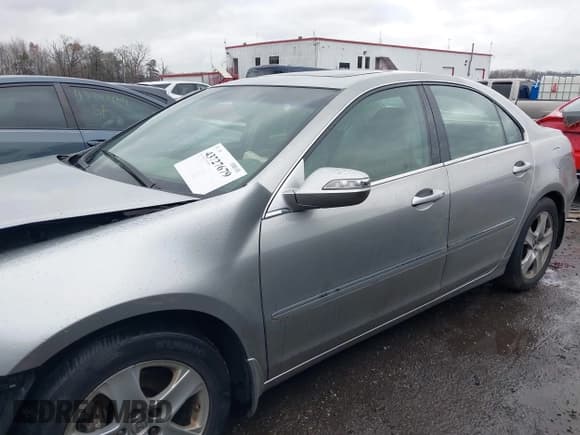 ✅ 2007 Acura RL Technology • VIN: JH4KB16607C004142 • Lot: 43727679. Wystawiony na IAAI z przebiegiem 209 707 mil. Bezpłatny archiwum sprzedaży aukcyjnych z USA i szczegółowy raport historii pojazdu na DreamBid. Zdjęcie 13.