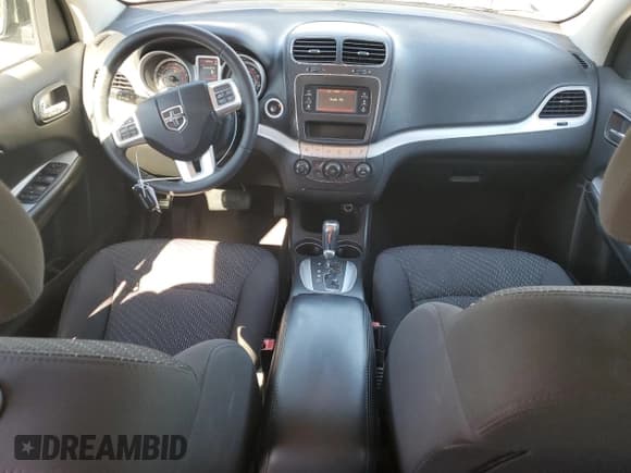 ✅ 2016 Dodge Journey SE • VIN: 3C4PDCAB8GT233612 • Lot: 90129295. Wystawiony na Copart z przebiegiem 93 774 mil. Bezpłatny archiwum sprzedaży aukcyjnych z USA i szczegółowy raport historii pojazdu na DreamBid. Zdjęcie 8.