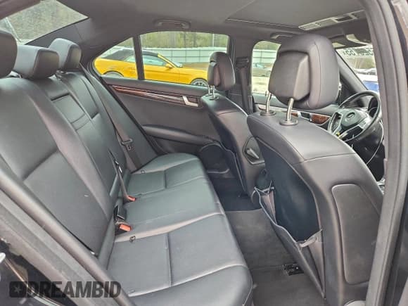 ✅ 2014 Mercedes-Benz C 250 Sport • VIN: WDDGF4HB2EG233005 • Lot: 95528755. Wystawiony na Copart z przebiegiem 132 128 mil. Bezpłatny archiwum sprzedaży aukcyjnych z USA i szczegółowy raport historii pojazdu na DreamBid. Zdjęcie 10.