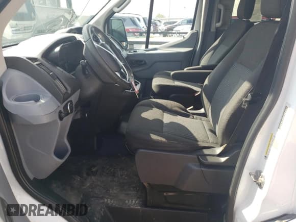 ✅ 2019 Ford Transit Passenger XL • VIN: 1FBAX2CGXKKA82934 • Lot: 64722504. Wystawiony na Copart z przebiegiem 196 316 mil. Bezpłatny archiwum sprzedaży aukcyjnych z USA i szczegółowy raport historii pojazdu na DreamBid. Zdjęcie 7.