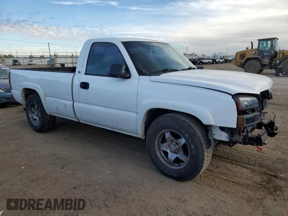 2005 Chevrolet Silverado 1500 Work Truck with VIN 1GCEC14V75Z254638, listed as a Copart auction lot 82732945 with 161,242 mi miles and Salvage title. Bid and sale history available at DreamBid. Image 4.