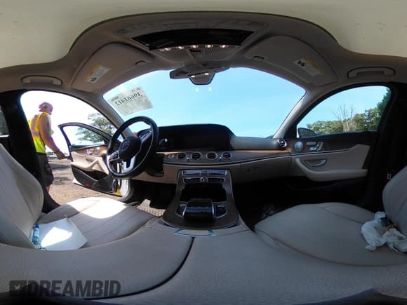 ✅ 2020 Mercedes-Benz E 350 • VIN: WDDZF8EB9LA756820 • Лот: 39661412. Опубликован ранее на IAAI с пробегом 124 468 миль. Бесплатный доступ к архиву аукционных продаж из США и подробный отчёт об истории автомобиля на DreamBid. Изображение 18.