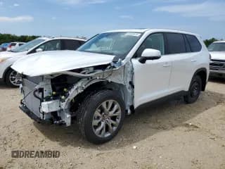 ✅ 2025 Toyota Highlander Hybrid Limited • VIN: 5TDACAB53SS056363 • Lot: 66333515. Listed on Copart with 656 mi. Free auction sales archive from the USA and detailed vehicle history report at DreamBid. Image 1.