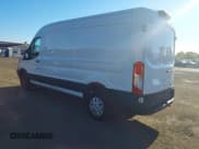 ✅ 2019 Ford Transit • VIN: 1FTYR2CM4KKB17963 • Lot: 43363538. Wystawiony na IAAI z przebiegiem 93 638 mil. Bezpłatny archiwum sprzedaży aukcyjnych z USA i szczegółowy raport historii pojazdu na DreamBid. Zdjęcie 3.