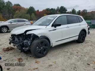 ✅ 2024 Volkswagen Tiguan SE R-Line Black • VIN: 3VV8B7AX3RM225221 • Lot: 90879585. Listed on Copart with 12,907 mi. Free auction sales archive from the USA and detailed vehicle history report at DreamBid. Image 1.