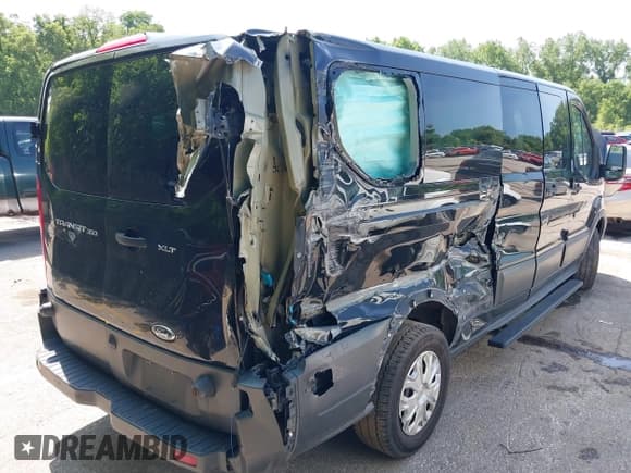 ✅ 2017 Ford Transit XL • VIN: 1FBZX2ZM3HKA20753 • Lot: 42340639. Wystawiony na IAAI z przebiegiem 322 450 mil. Bezpłatny archiwum sprzedaży aukcyjnych z USA i szczegółowy raport historii pojazdu na DreamBid. Zdjęcie 6.