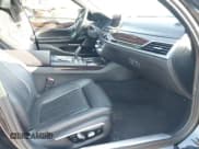 ✅ 2016 BMW 7 Series 750i • VIN: WBA7F0C56GGL99287 • Lot: 43749141. Wystawiony na IAAI z przebiegiem 102 726 mil. Bezpłatny archiwum sprzedaży aukcyjnych z USA i szczegółowy raport historii pojazdu na DreamBid. Zdjęcie 5.