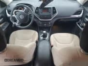 ✅ 2016 Jeep Cherokee Latitude • VIN: 1C4PJMCS0GW332317 • Лот: 45308935. Опубликован ранее на Copart с пробегом 141 688 миль. Бесплатный доступ к архиву аукционных продаж из США и подробный отчёт об истории автомобиля на DreamBid. Изображение 8.